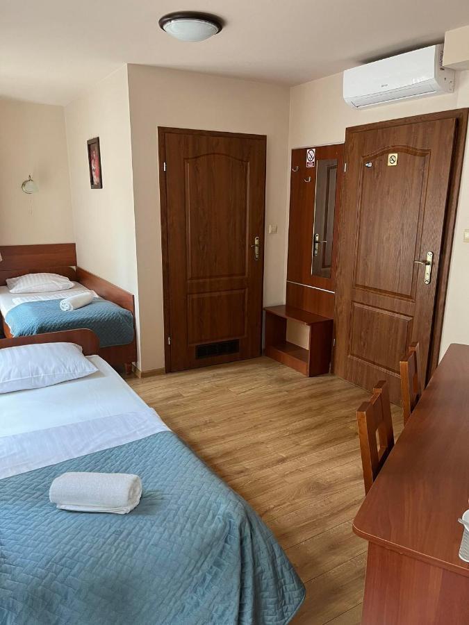 Kamienica Przy Bramie Hotel Opatow  Bagian luar foto