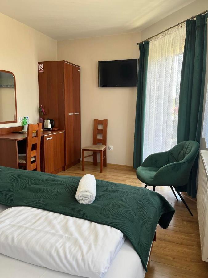 Kamienica Przy Bramie Hotel Opatow  Bagian luar foto