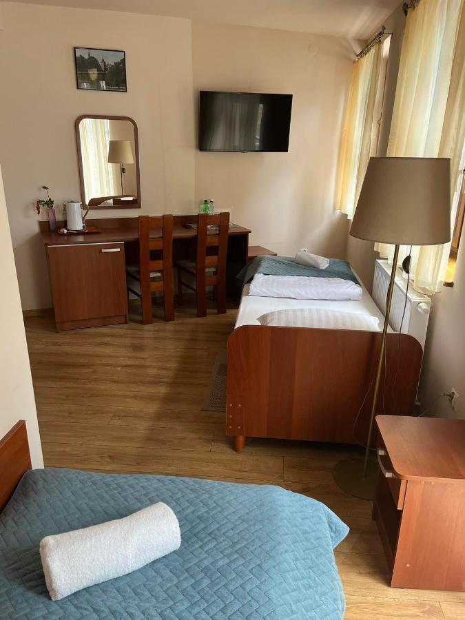 Kamienica Przy Bramie Hotel Opatow  Bagian luar foto