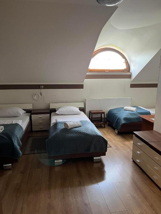 Kamienica Przy Bramie Hotel Opatow  Bagian luar foto