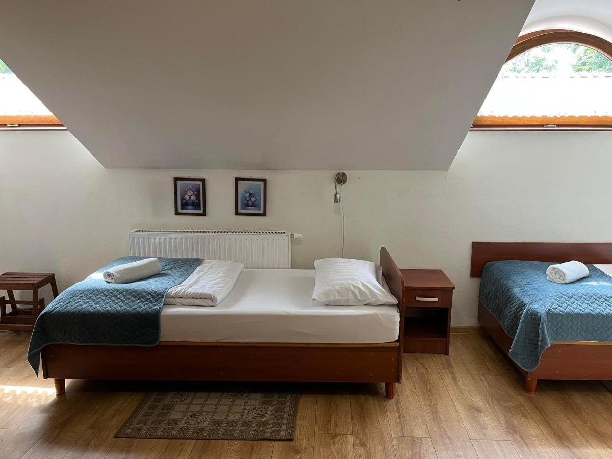 Kamienica Przy Bramie Hotel Opatow  Bagian luar foto