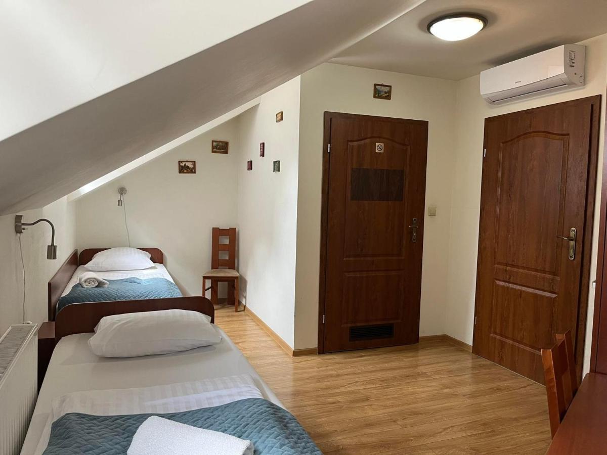 Kamienica Przy Bramie Hotel Opatow  Bagian luar foto