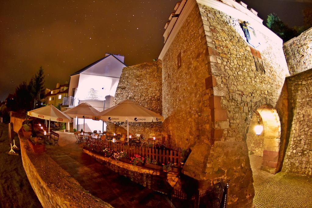 Kamienica Przy Bramie Hotel Opatow  Bagian luar foto