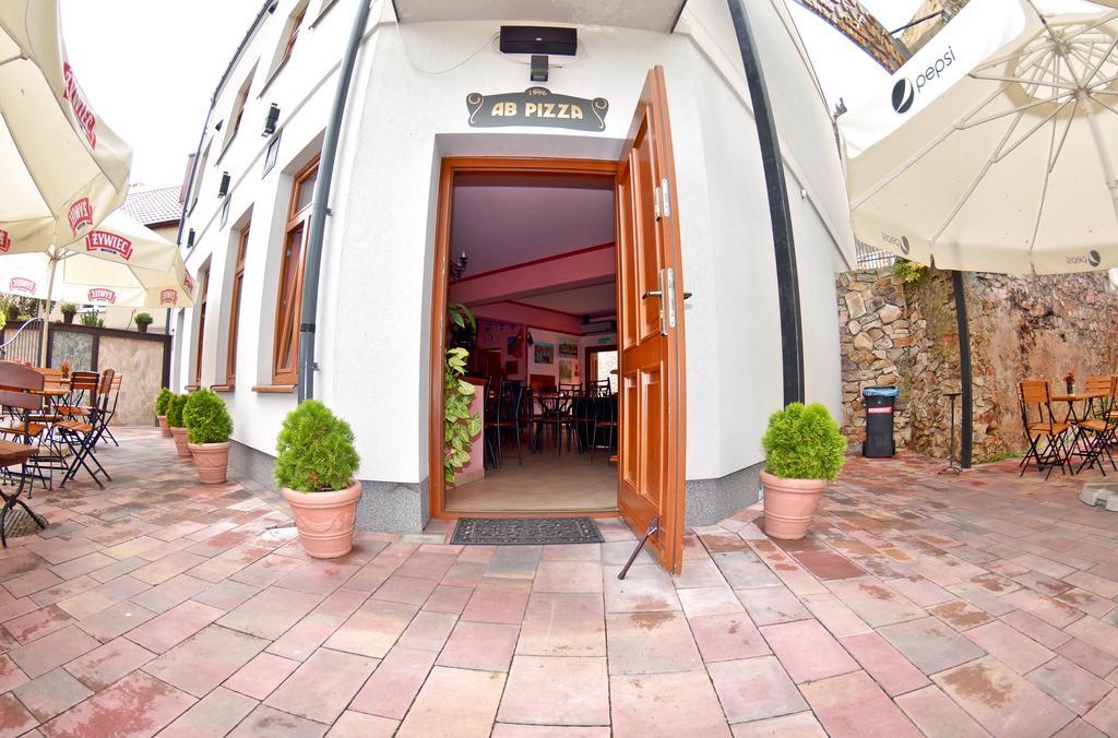 Kamienica Przy Bramie Hotel Opatow  Bagian luar foto